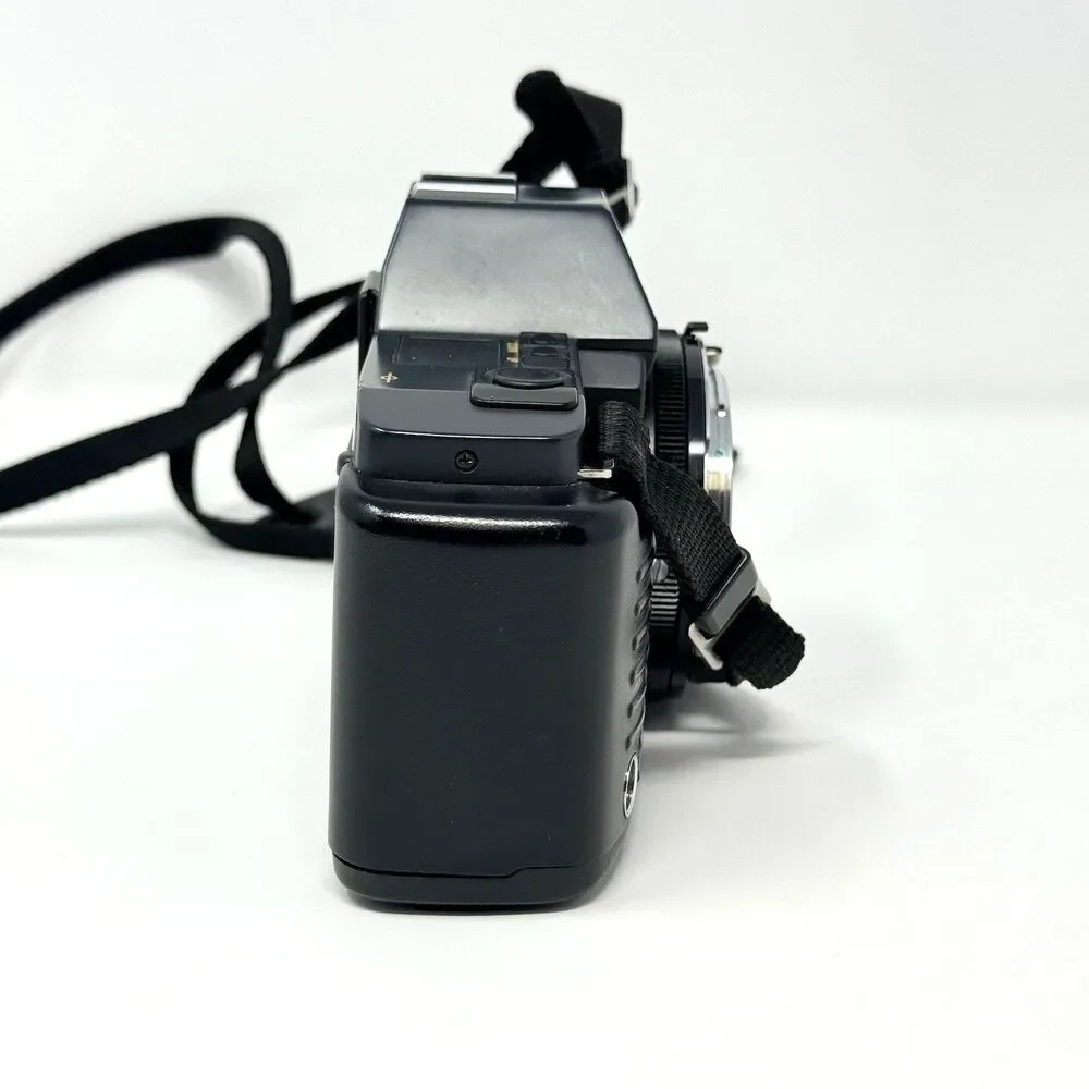 Canon T70 35mm SLR Camera Kit 50mm f1.8 Tamron 28mm Lens Flash Bag Tested